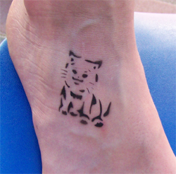 Tatooes on Katzen Tattoo Am Fuss   Spass Tattoos Und Nageldesign Berlin