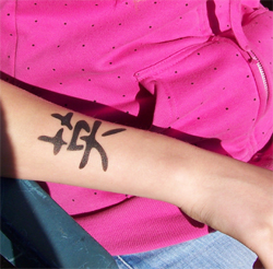 Kinderaugen lachen bei diesen Kinder Tattoos aus Berlin Kinder