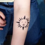 Sonne als Airbrush Tattoo bei tollem Wetter