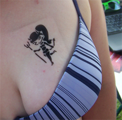 Airbrush Brust Tattoo Teufeline