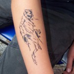 Airbrush Tattoo am Oberarm