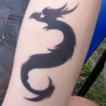 Drachen als Arm Airbrush Tattoo