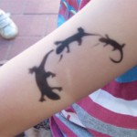 Echsen Tattoo im Kindergarten