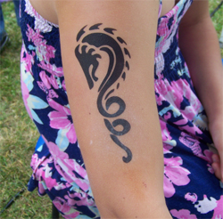 Seepferdchen Aibrush Tattoo