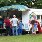 Lecker Eis beim Parkfest in Zabeltitz