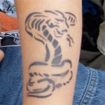 Aribrush Schlangen Tattoo